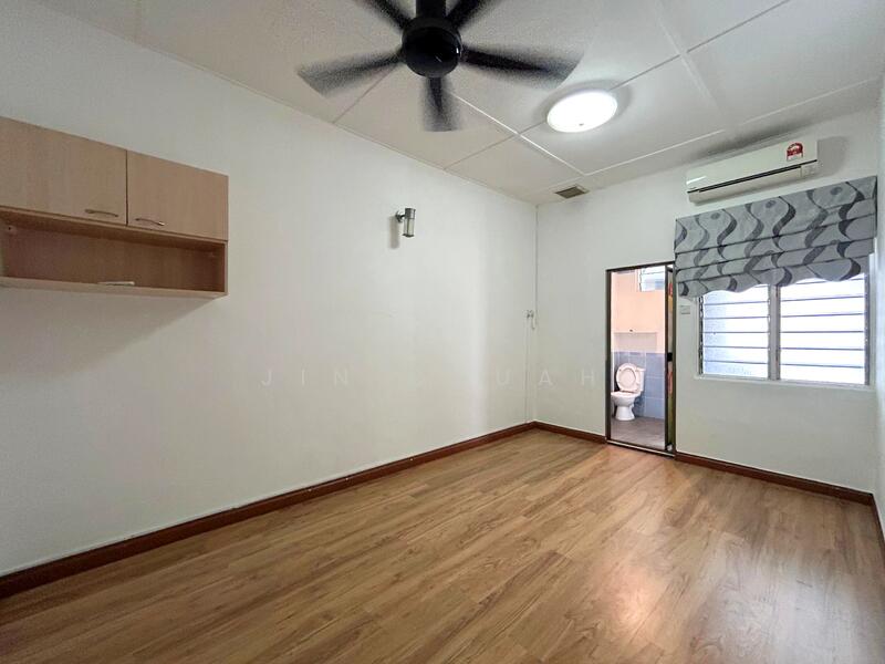 2-storey Terraced House for Rent in Sungai Ara (Penang) - Jin Chuah - Bathroom - PropertyGuru.com.my