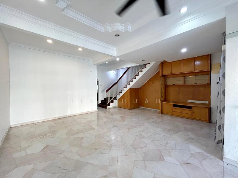 2-storey Terraced House for Rent in Sungai Ara (Penang) - Jin Chuah - Living Room - PropertyGuru.com.my