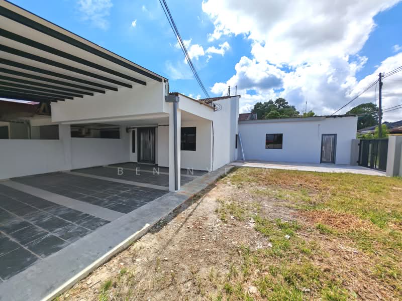 1-storey Terraced House for Sale in Taman Universiti (Skudai) - Ben Nyeow - Exterior - PropertyGuru.com.my