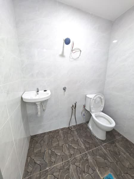 1-storey Terraced House for Sale in Taman Universiti (Skudai) - Ben Nyeow - Bathroom - PropertyGuru.com.my