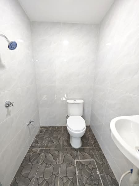 1-storey Terraced House for Sale in Taman Universiti (Skudai) - Ben Nyeow - Bathroom - PropertyGuru.com.my