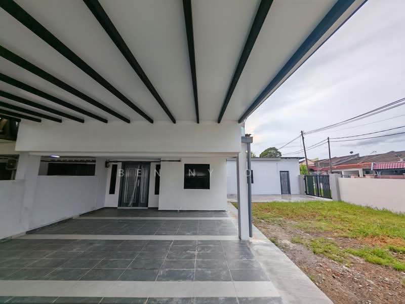 1-storey Terraced House for Sale in Taman Universiti (Skudai) - Ben Nyeow - Exterior - PropertyGuru.com.my