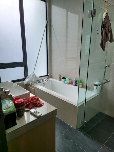 Rumah Berkembar untuk Dijual di Setia Eco Gardens (Gelang Patah) - Endy Law Law - Bathroom - PropertyGuru.com.my