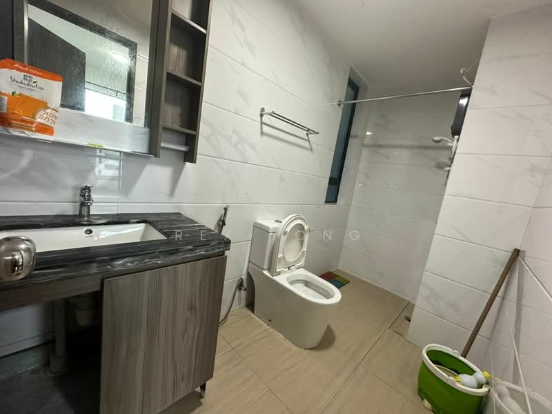 Servis Apartment untuk Disewa di Country Garden Central Park - Rex Yong - Bathroom - PropertyGuru.com.my