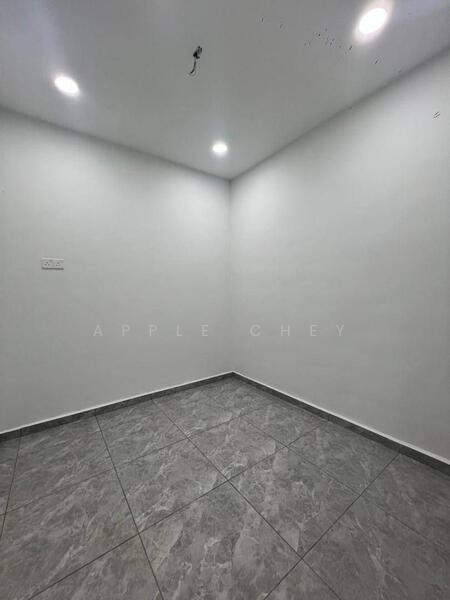 For Sale - Jalan Lanjut 10, Desa Cemerlang