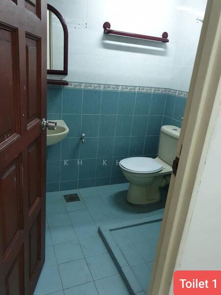 Subang Business Centre untuk Untuk Disewa - RM 2,500 /bulan, Mac 2026 - Bathroom - PropertyGuru.com.my