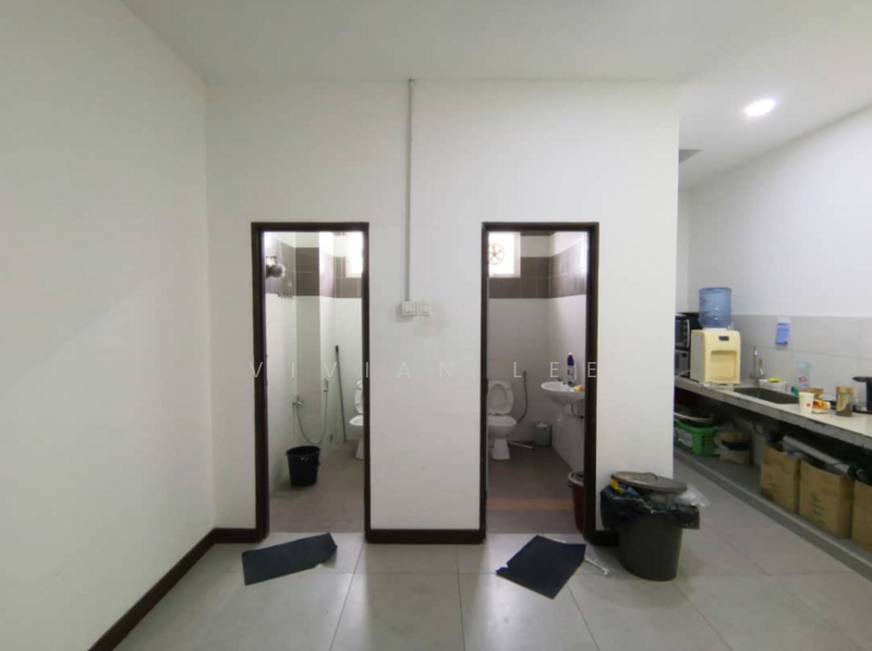 Semi-D Factory for Sale in Kepong (Kuala Lumpur) - Vivian Lee - Bathroom - PropertyGuru.com.my