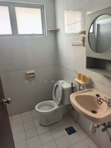 Pantai Panorama Condominiums untuk Untuk Disewa - RM 2,800 /bulan, Mac 2026 - Bathroom - PropertyGuru.com.my