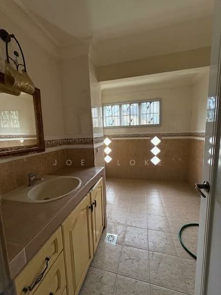 Semi-Detached House for Rent in Damansara Heights (Kuala Lumpur) - Joel Loke - Bathroom - PropertyGuru.com.my
