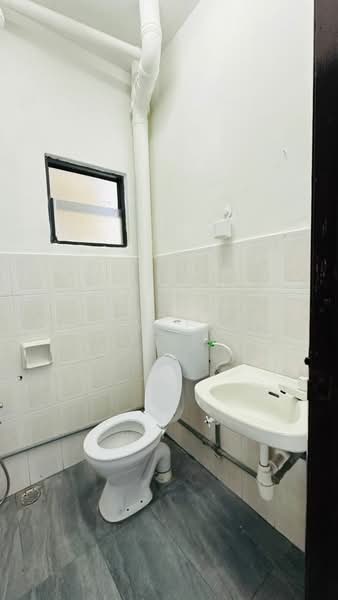 Taman Kesidang Seksyen 2 untuk Untuk Disewa - RM 750 /bulan, Feb 2026 - Bathroom - PropertyGuru.com.my