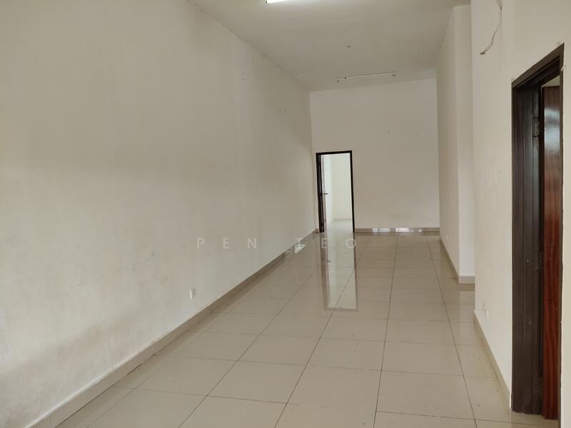 Living & Dining Room 