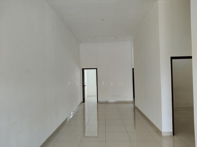 Living & Dining Room 