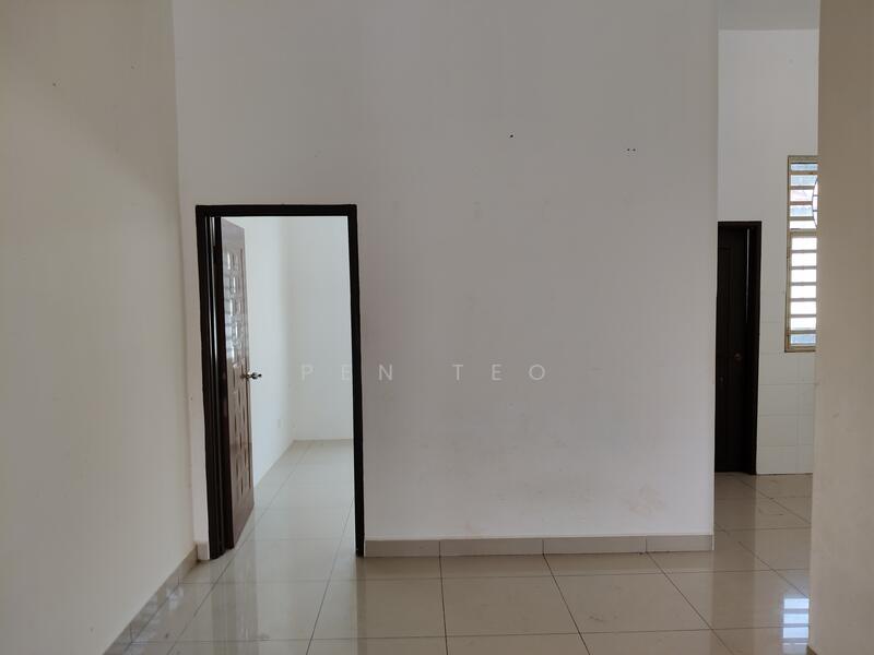 Living & Dining Room 