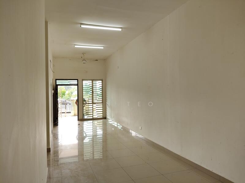 Living & Dining Room 