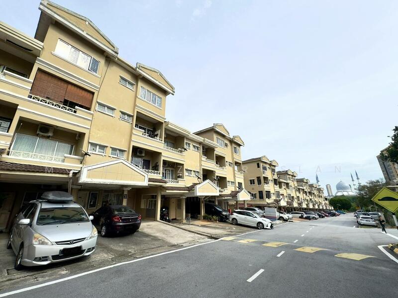 Townhouse for Sale in Seksyen 9 (Shah Alam) - Mohd Nazri Roslan - Exterior - PropertyGuru.com.my