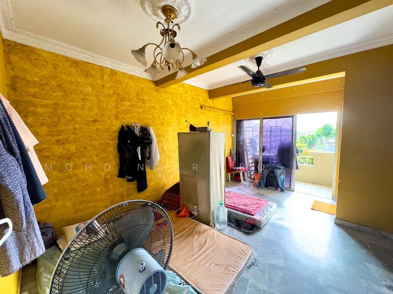 Townhouse for Sale in Seksyen 9 (Shah Alam) - Mohd Nazri Roslan - Living Room - PropertyGuru.com.my