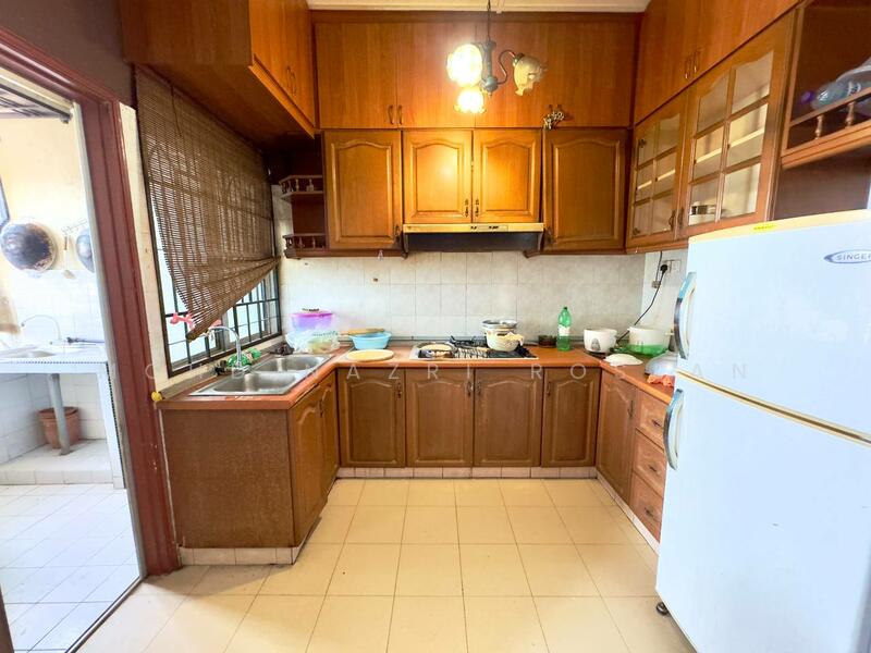 Townhouse for Sale in Seksyen 9 (Shah Alam) - Mohd Nazri Roslan - Kitchen - PropertyGuru.com.my
