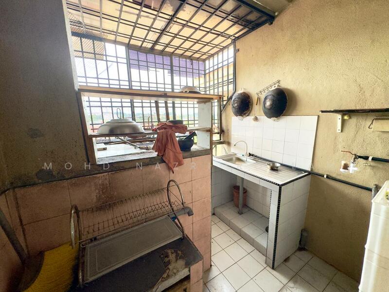 Townhouse for Sale in Seksyen 9 (Shah Alam) - Mohd Nazri Roslan - Kitchen - PropertyGuru.com.my