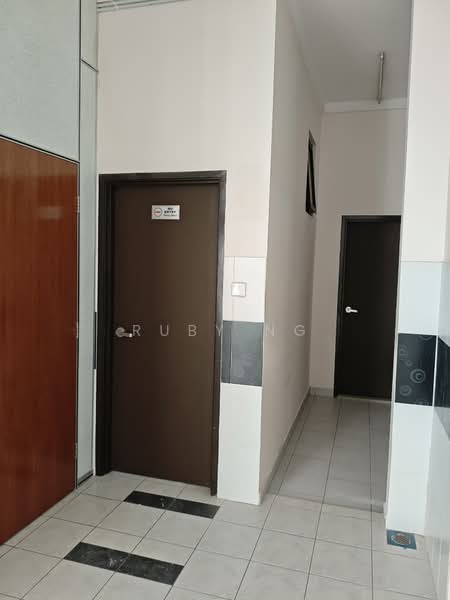 Semi-Detached House for Sale in Kota Bayuemas (Klang) - Ruby Ng - Corridor - PropertyGuru.com.my