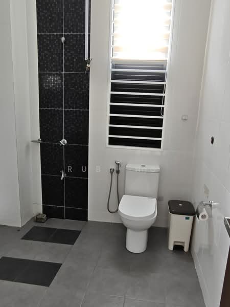 Semi-Detached House for Sale in Kota Bayuemas (Klang) - Ruby Ng - Bathroom - PropertyGuru.com.my