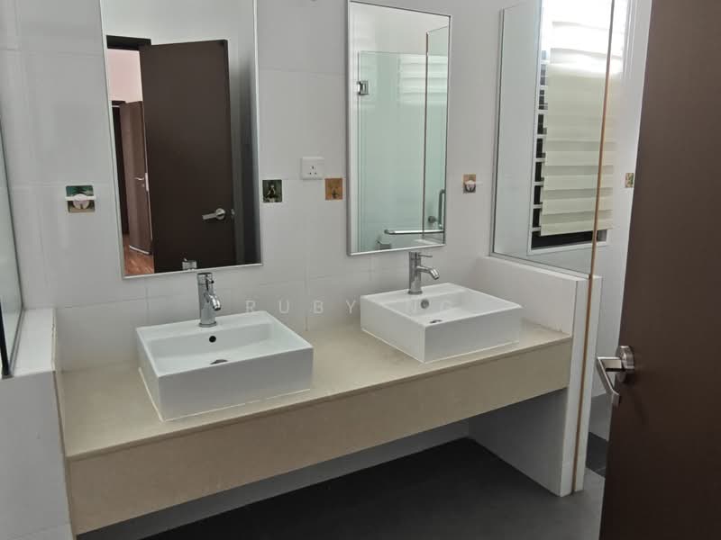 Semi-Detached House for Sale in Kota Bayuemas (Klang) - Ruby Ng - Bathroom - PropertyGuru.com.my