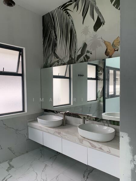 Grand Master Bathroom - 3rd Floor