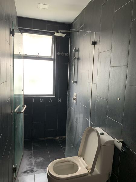 2nd Bathroom - 2nd Floor
