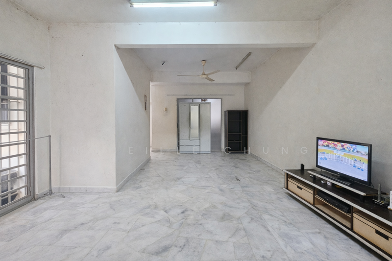 2-storey Terraced House for Sale in Putra Permai (Subang Jaya) - Nobeille Chung - Living Room - PropertyGuru.com.my