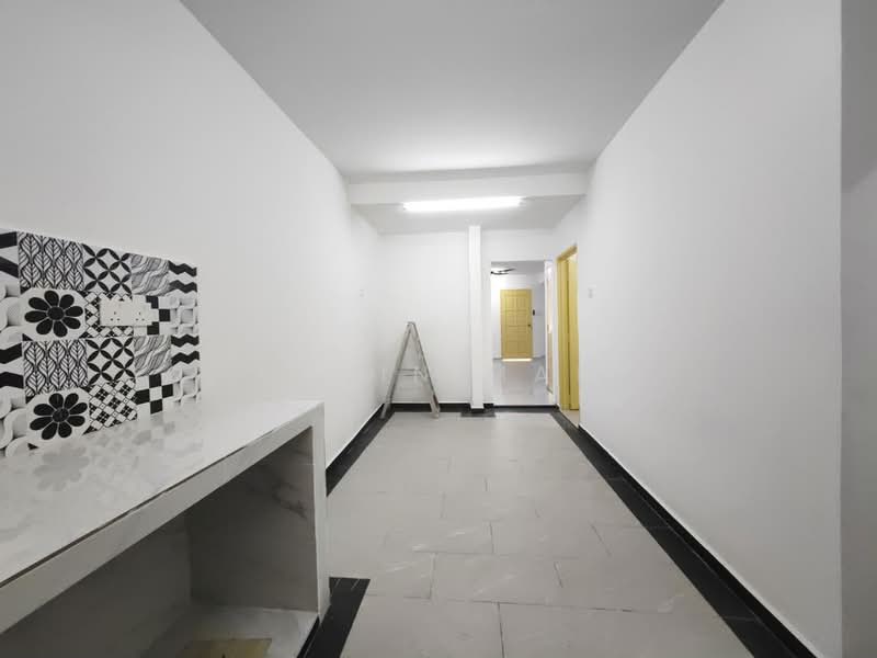 2-storey Terraced House for Sale in Rawang Perdana 1 (Rawang) - Elwin Mah - Corridor - PropertyGuru.com.my