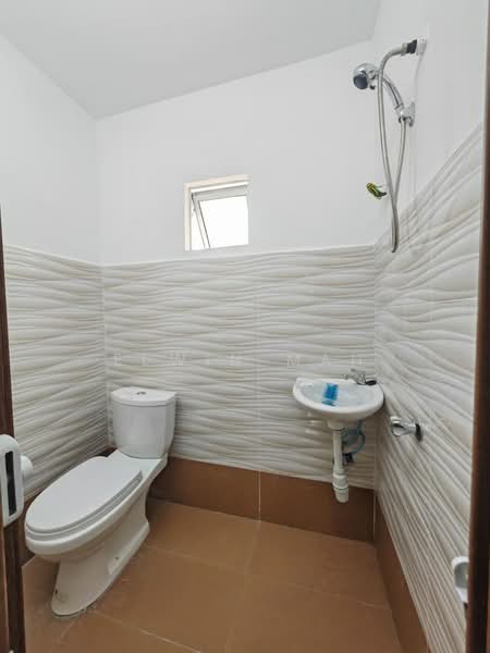 2-storey Terraced House for Sale in Rawang Perdana 1 (Rawang) - Elwin Mah - Bathroom - PropertyGuru.com.my