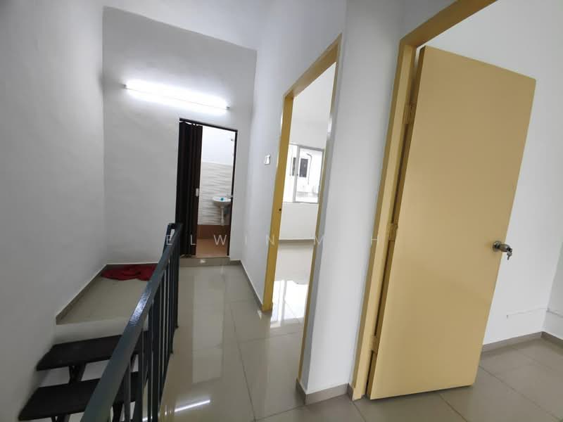 2-storey Terraced House for Sale in Rawang Perdana 1 (Rawang) - Elwin Mah - Corridor - PropertyGuru.com.my