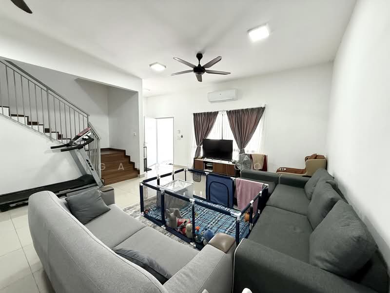 Rumah Teres 2 Tingkat untuk Disewa di Setia Utama (Setia Alam) - GABRIEL GOH - Living Room - PropertyGuru.com.my