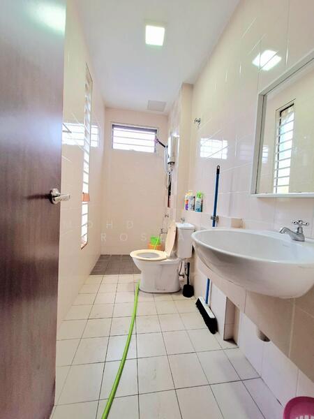 Ivy Terrace, Denai Alam untuk Untuk Dijual - RM 1,080,000, Mac 2026 - Bathroom - PropertyGuru.com.my