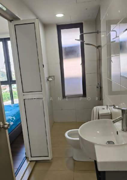 Servis Apartment untuk Disewa di SkyVille 8 @ Benteng 8 - Jovane Por - Bathroom - PropertyGuru.com.my