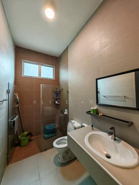 Kempas Utama untuk Untuk Dijual - RM 1,350,000, Feb 2026 - Bathroom - PropertyGuru.com.my
