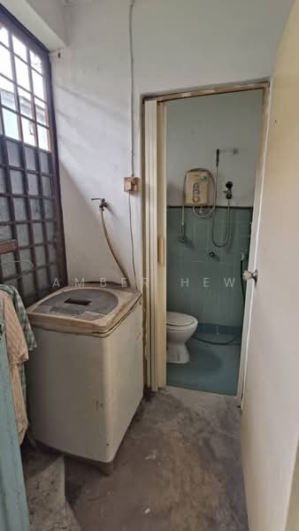 Taman Cahaya Masai untuk Untuk Dijual - RM 270,000, Feb 2026 - Bathroom - PropertyGuru.com.my