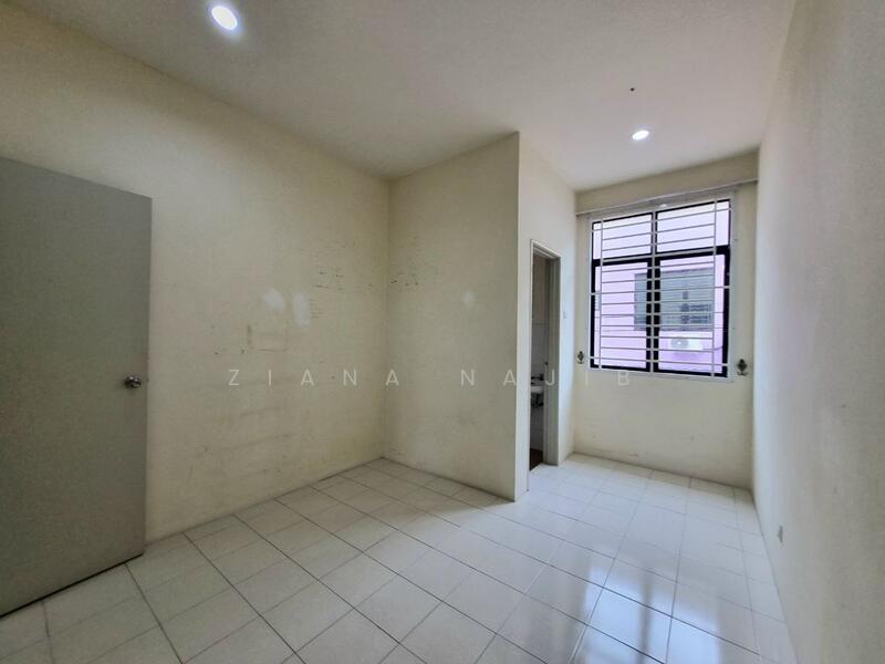 Interior Bukit Saujana