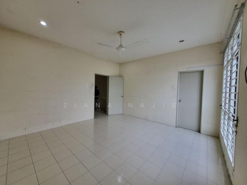 Living Room Bukit Saujana