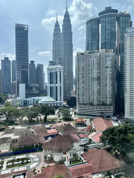 Servis Apartment untuk Disewa di The Ritz-Carlton Residences - Pei Wen Teck - Living room View -Day - PropertyGuru.com.my