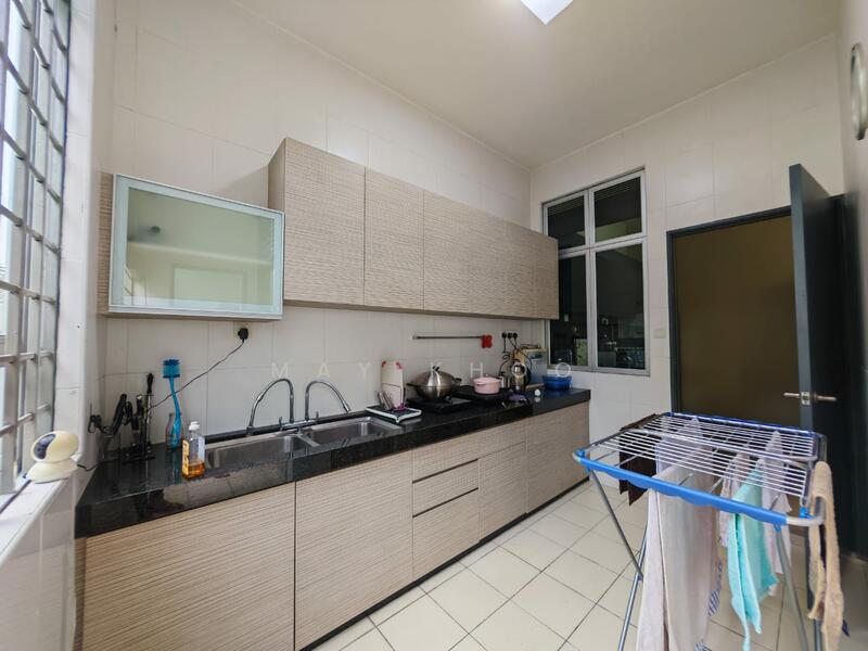 Taman Kempas Utama @ Double-Storey Semi-Detached untuk Untuk Dijual - RM 1,350,000, Feb 2026 - Kitchen - PropertyGuru.com.my
