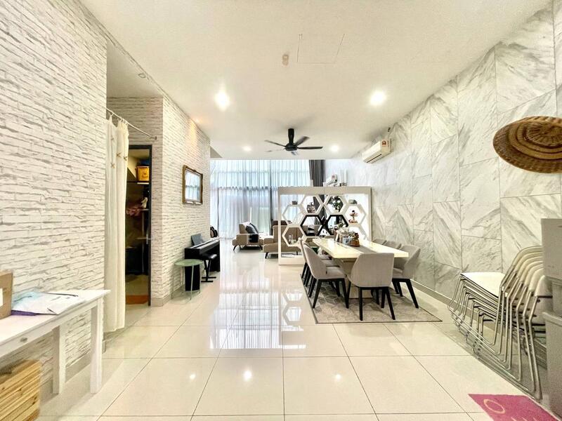 Pool Villas @ Nusaputra untuk Untuk Disewa - RM 6,000 /bulan, Feb 2026 - Living Room - PropertyGuru.com.my