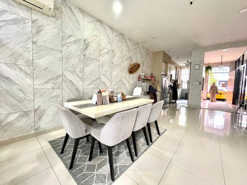 Pool Villas @ Nusaputra untuk Untuk Disewa - RM 6,000 /bulan, Feb 2026 - Dining Room - PropertyGuru.com.my