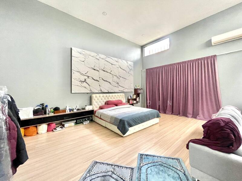 Pool Villas @ Nusaputra untuk Untuk Disewa - RM 6,000 /bulan, Feb 2026 - Bedroom - PropertyGuru.com.my