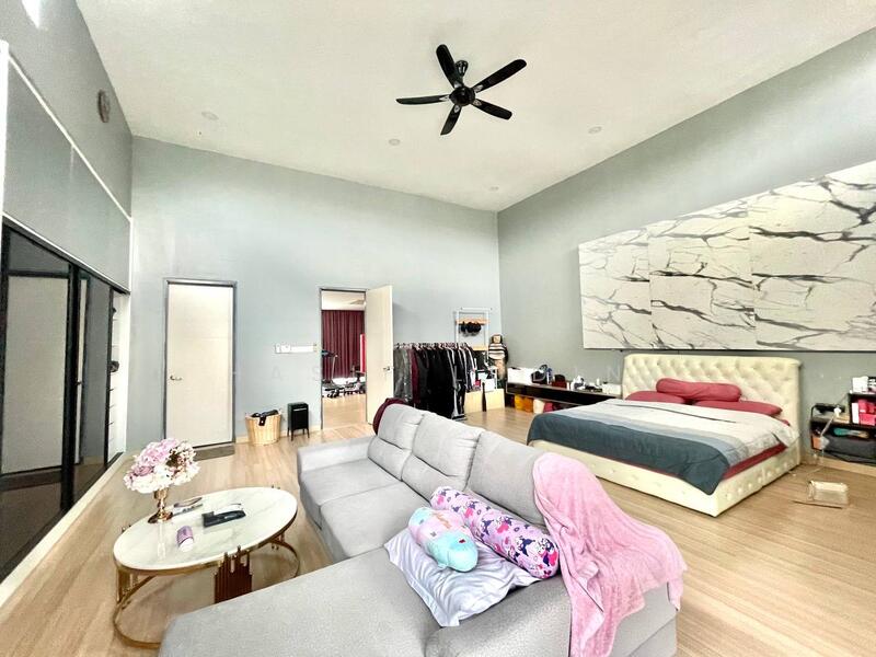 Pool Villas @ Nusaputra untuk Untuk Disewa - RM 6,000 /bulan, Feb 2026 - Living Room - PropertyGuru.com.my