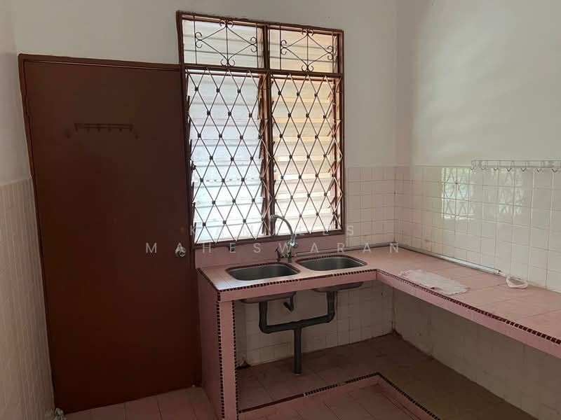 2-storey Terraced House for Sale in Taman Permai (Seremban) - Kamales Maheswaran - Kitchen - PropertyGuru.com.my