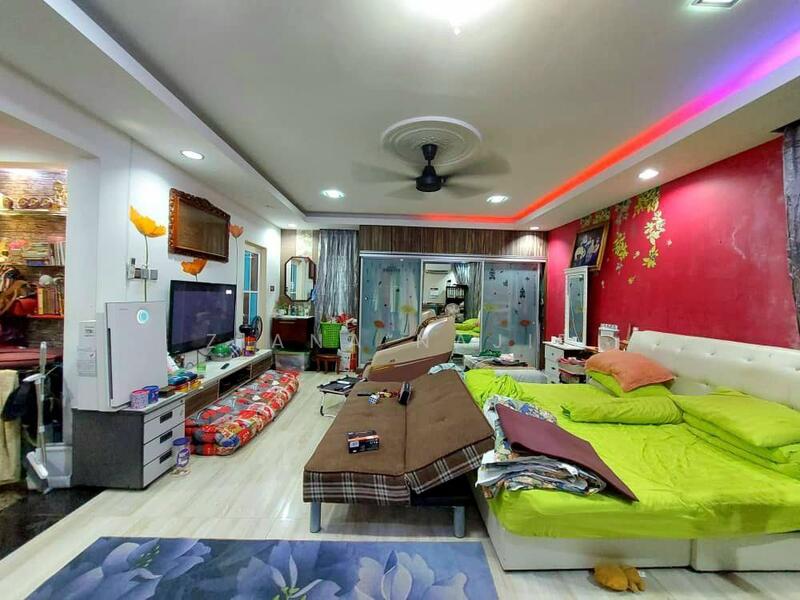 Living Room Saujana Utama Sungai Buloh