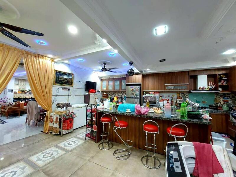 Kitchen Saujana Utama Sungai Buloh