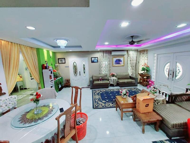 Living Room Saujana Utama Sungai Buloh