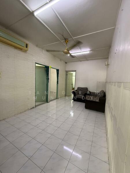 For Rent - Rumah Teres Setingkat untuk Sewa – Lunas