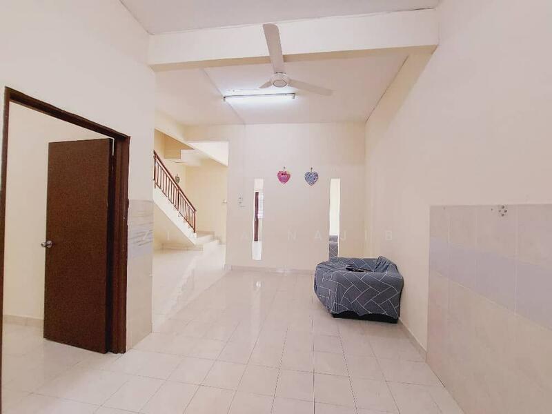 2-storey Terraced House for Sale in Saujana Utama (Selangor) - Ziana Najib - Living Room saujana utama - PropertyGuru.com.my
